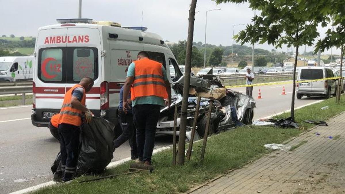 Bursa'da feci kaza, 5 kişilik ailenin aracı beton mikseri ile çarpıştı! 4 ölü, 2 yaralı