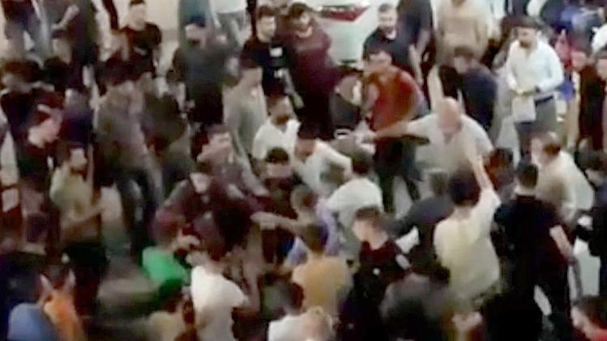 Taciz iddiasına meydan dayağı! İş yerine sığındı ama orada da darp edildi