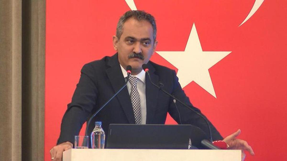 Bakan Özer: Öğretmenlerimizin eğitimi için 292 milyon bütçe ayırdık