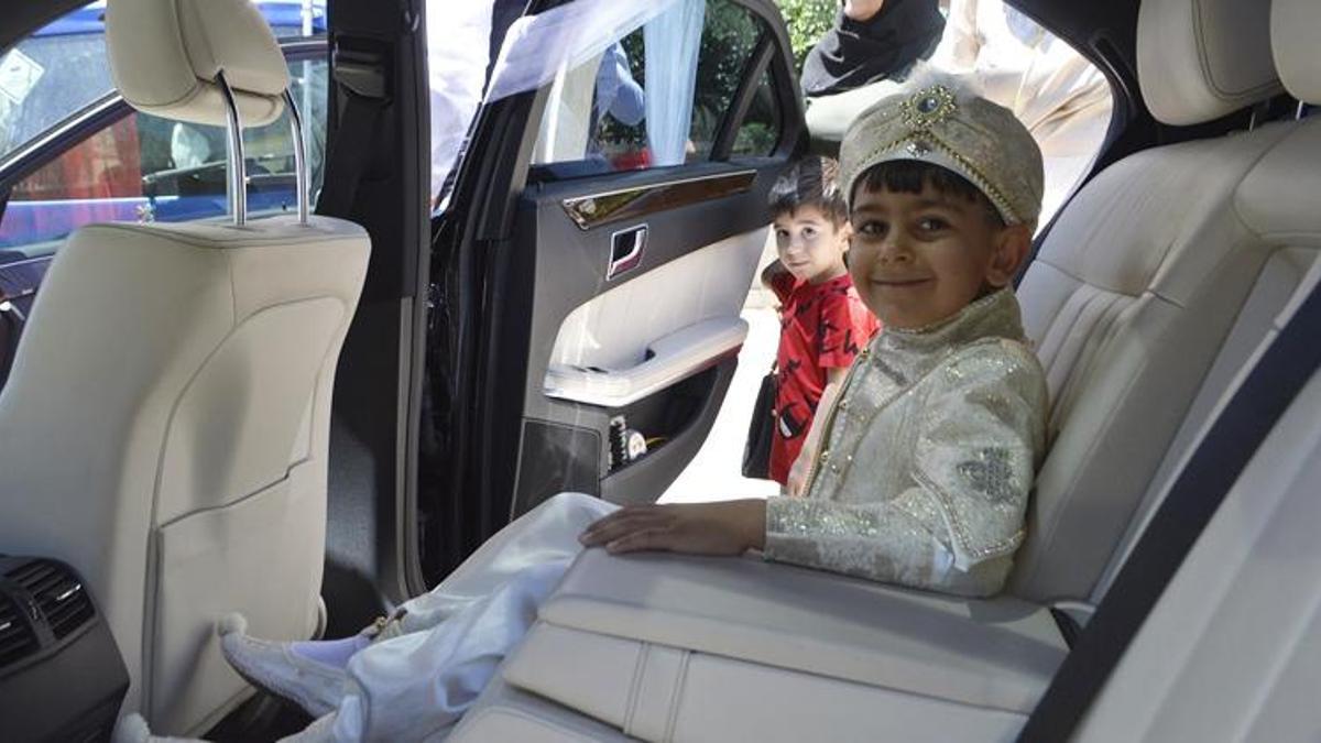 Adıyaman Valisi'nin makam aracı, şehidin oğluna sünnet arabası oldu