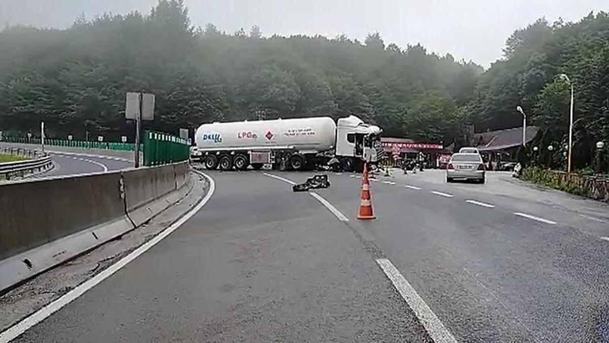 Bolu Dağı'nda bariyeri yıkan tanker, karşı şeride geçti; Ankara yönü kapandı