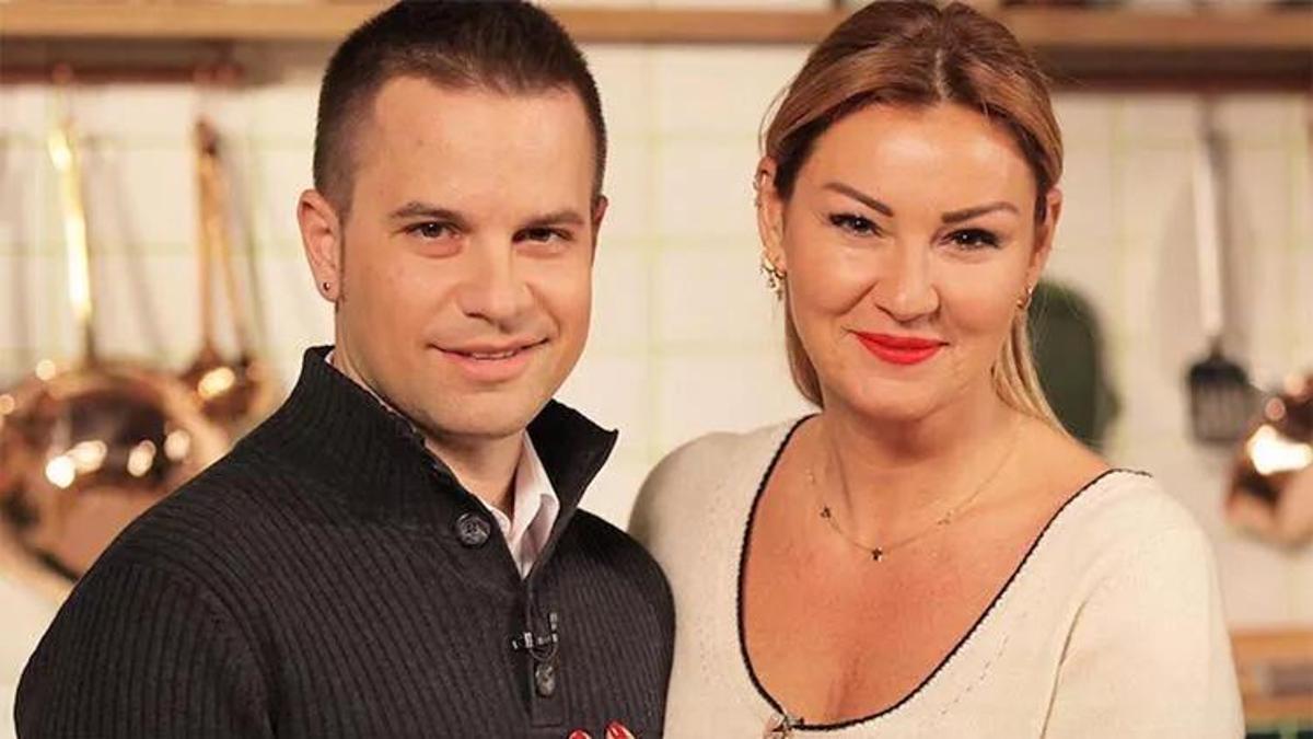 Pınar Altuğ ve ailesinin Çeşme tatili!