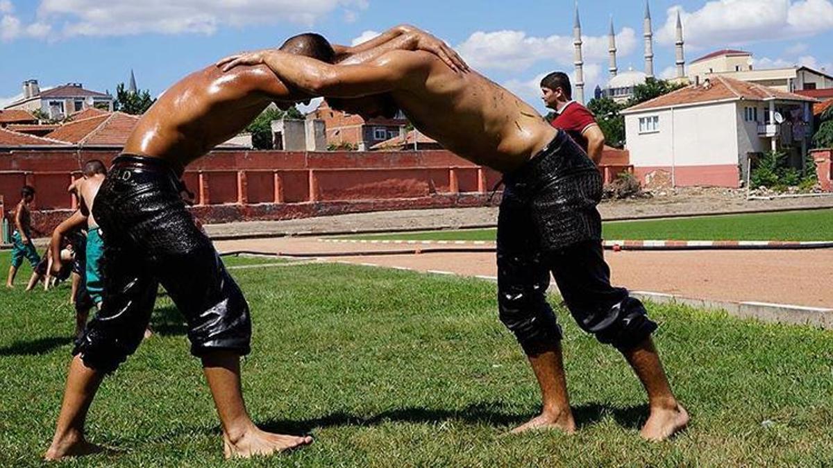 Kırkpınar Güreşleri ne zaman 2022? 661. Kırkpınar yağlı güreşleri hangi kanalda? İşte Kırkpınar Güreşleri’nin tarihçesi!