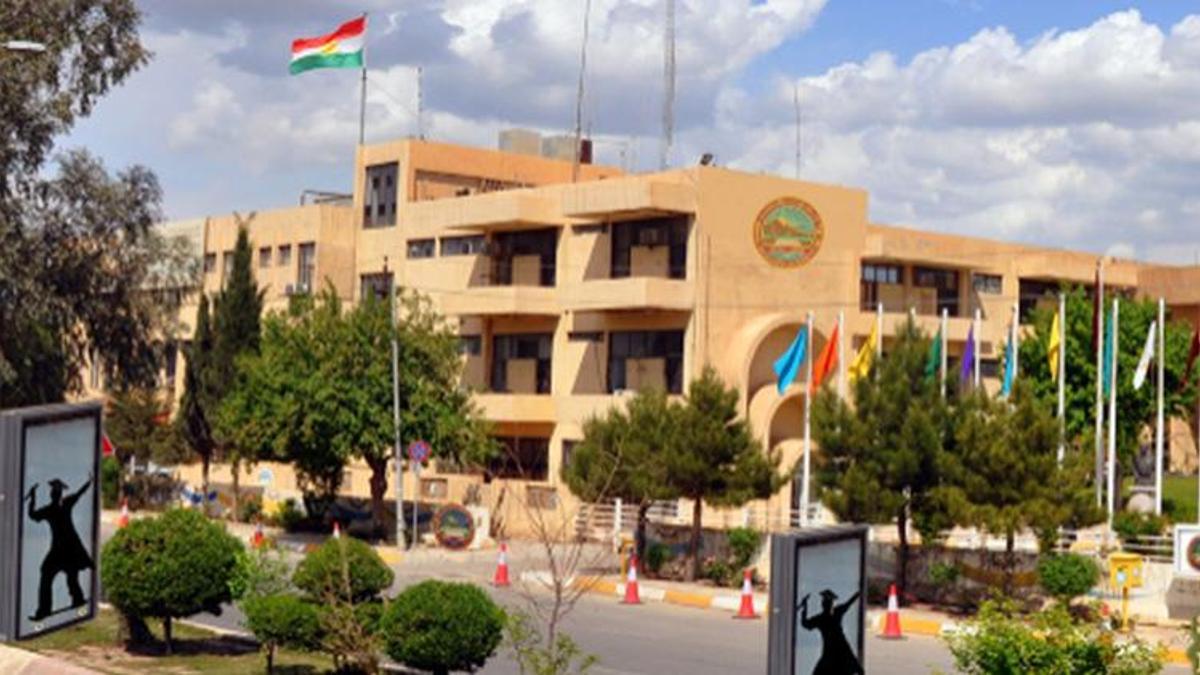 Üniversiteden atıldığı için okulu basan öğrenci 2 profesörü öldürdü