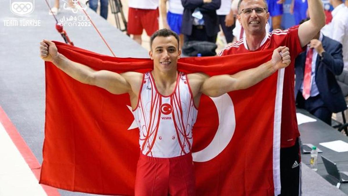 Adem Asil, altın madalya kazandı!