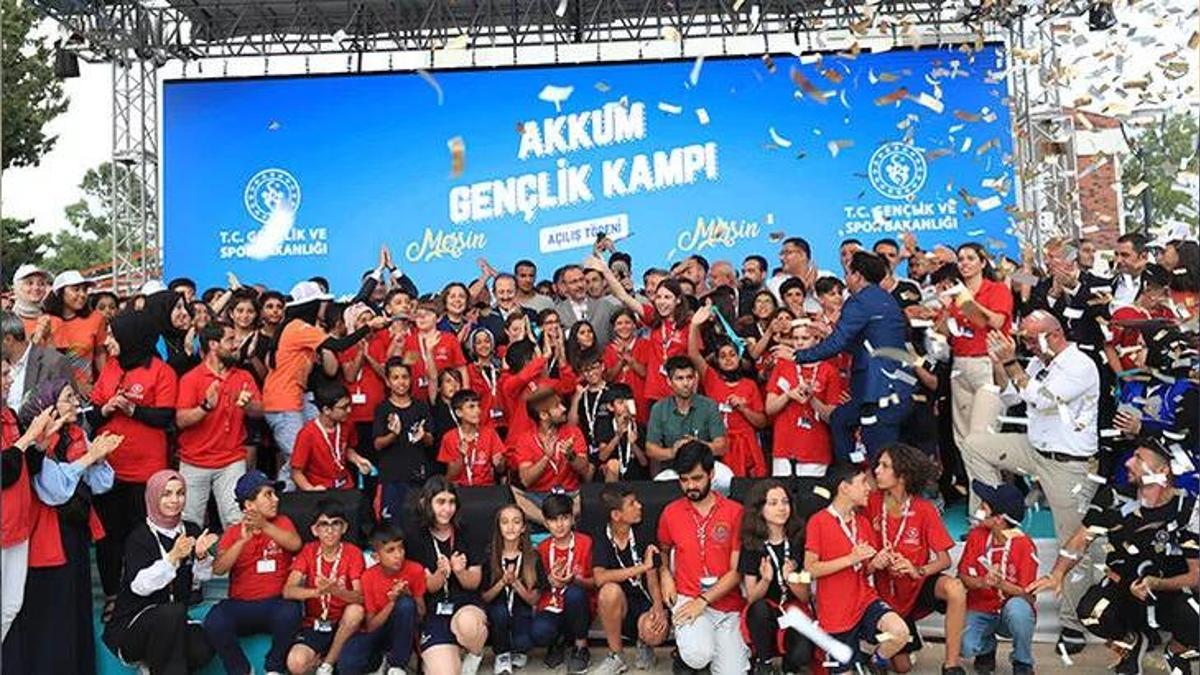 Bakan Kasapoğlu açıkladı: 200 binden fazla genci kamplarda misafir edeceğiz!