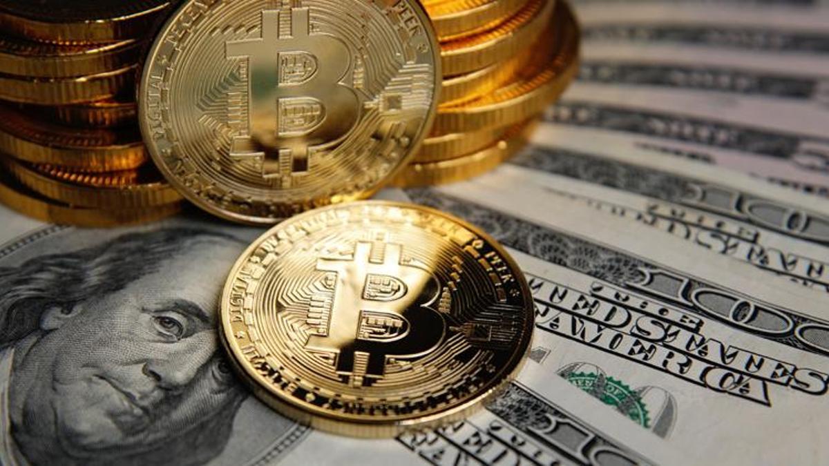 Bitcoin darmaduman oldu! Uyarılar peş peşe geldi! 1100 dolar...