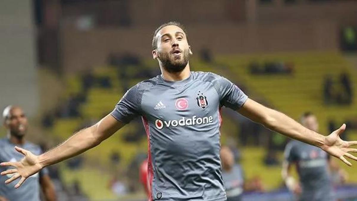 Beşiktaş transferi duyurdu! Cenk Tosun resmen Beşiktaş'ta