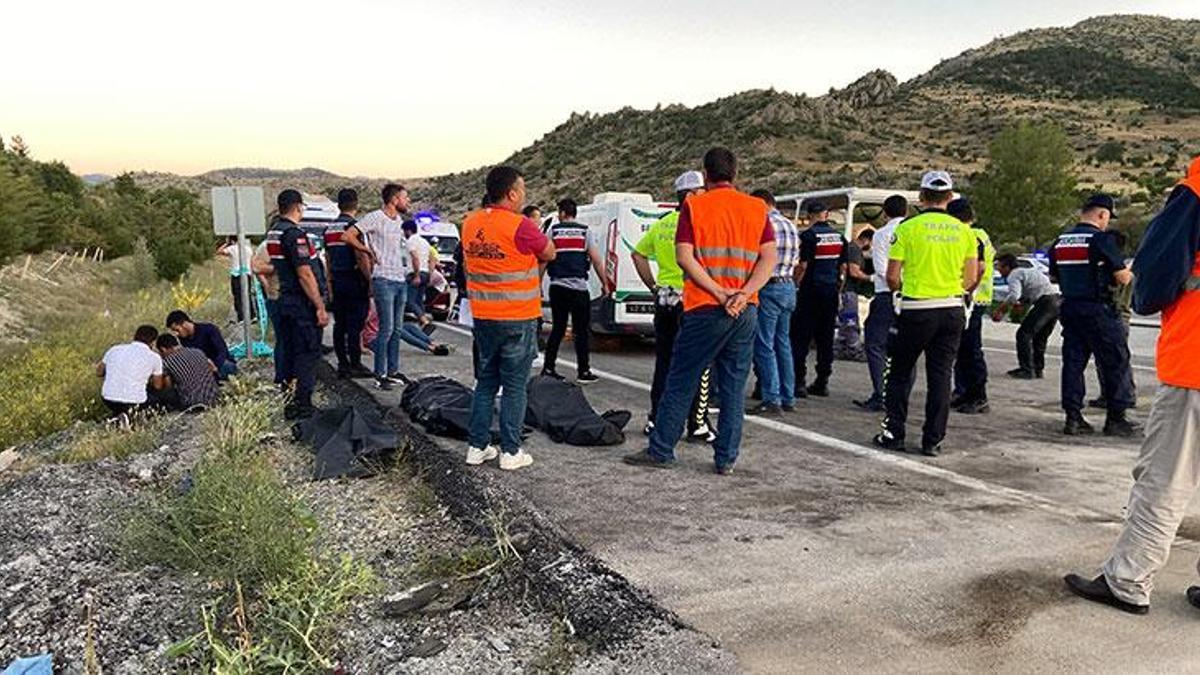 Katliam gibi kaza! 5 kişi hayatını kaybetti, 4 kişi de yaralandı