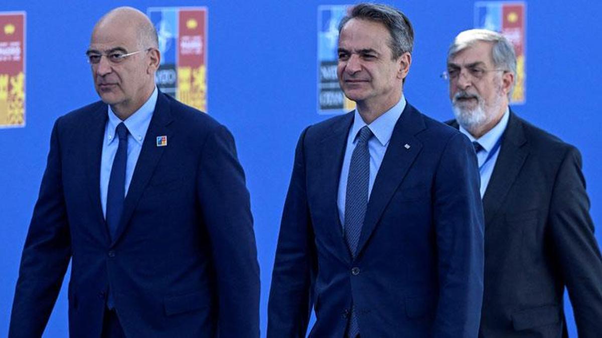 Türkiye'nin Madrid'deki zaferi Atina'yı çıldırttı! Dendias'tan skandal ifadeler...