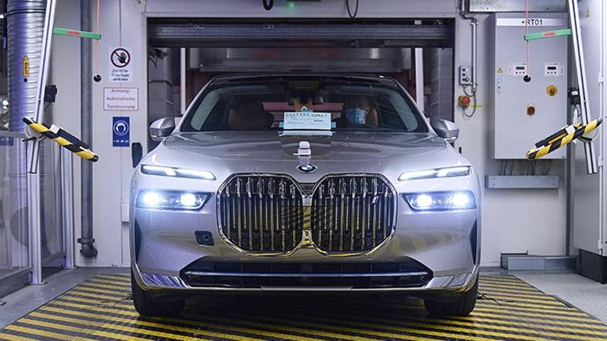 BMW 7 Serisi 625 km menzille gelecek!