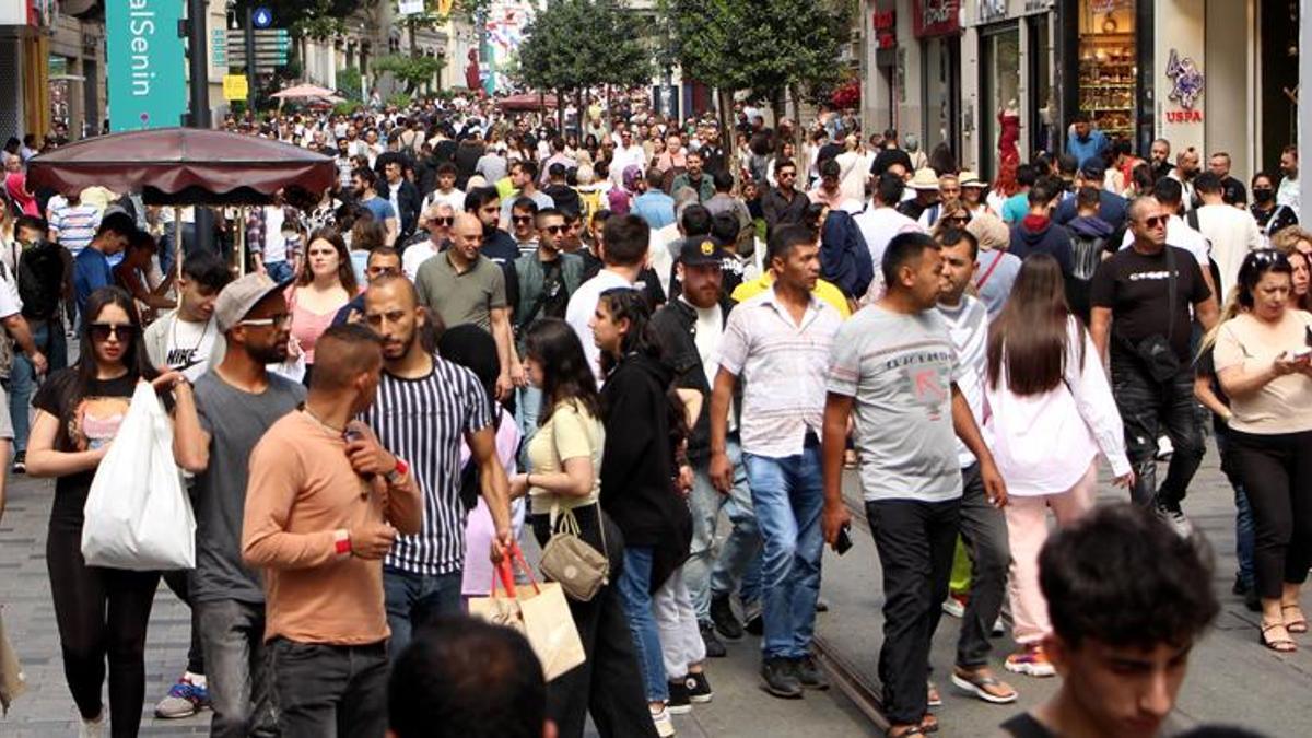 Koronavirüs yeniden korkutan seviyelere ulaştı! Maske geri dönüyor