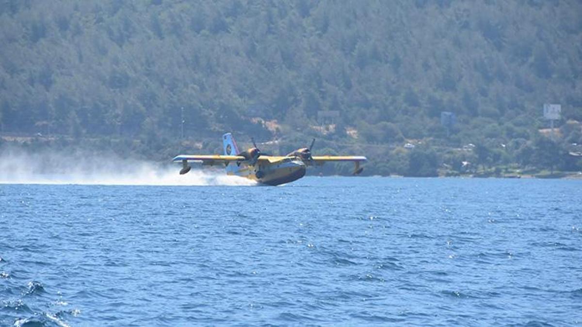 THK'nın 2 uçağı, Bodrum'da yangınlara karşı test uçuşu yaptı