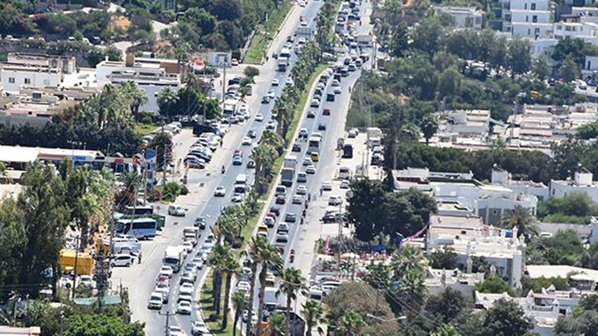 Herkes oraya akın etti! 24 saatte 40 bin araç giriş yaptı