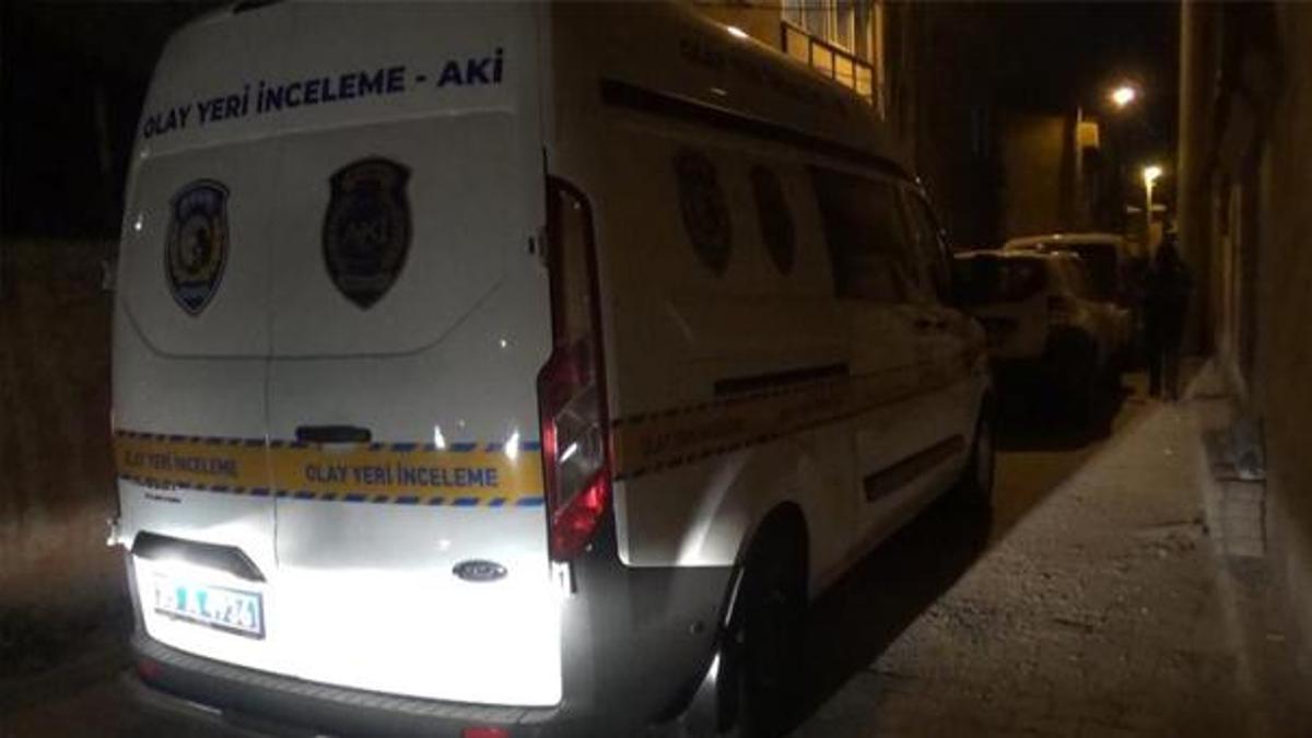 İzmir'de sır cinayet: Bıçaklanmış halde ölü bulundu