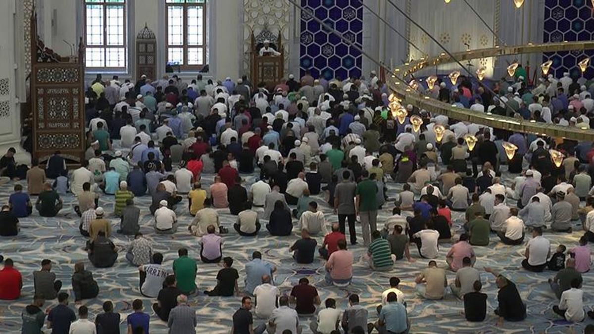 Çamlıca Cami’nde Bayram namazı coşkusu