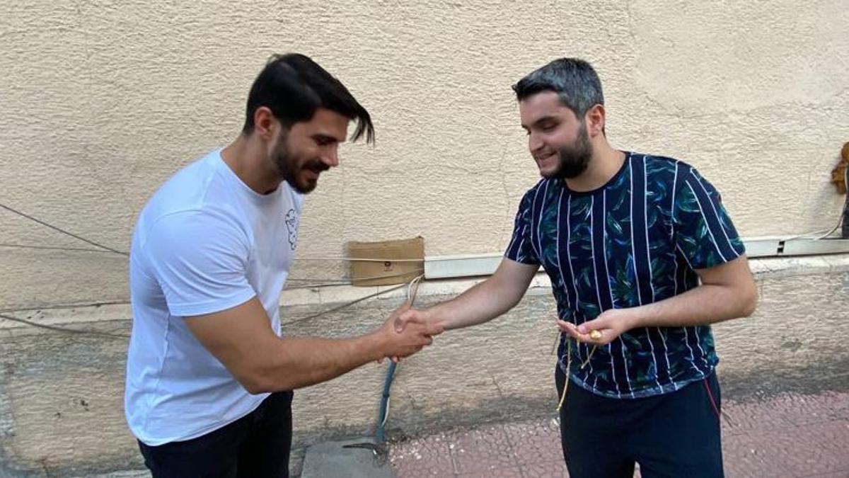 Satın aldığı altınları, çalıntı olduğunu anlayınca sahiplerine teslim etti