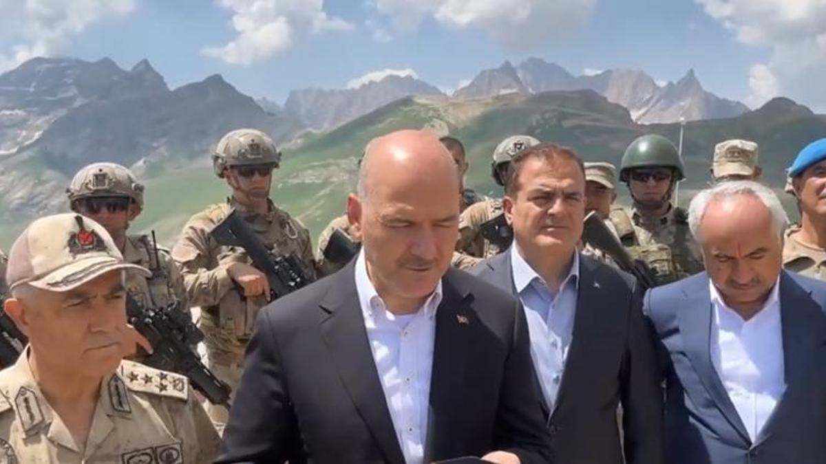 Cumhurbaşkanı Erdoğan, üs bölgesindeki personelin bayramını kutladı