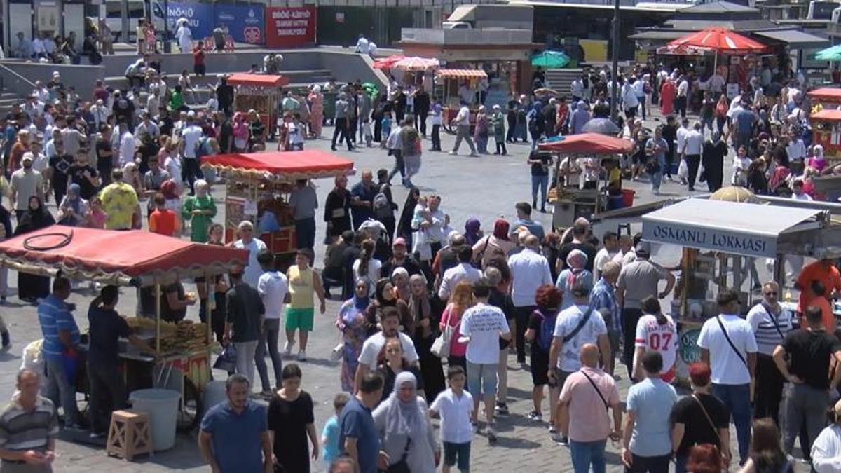 Eminönü'nde bayram yoğunluğu