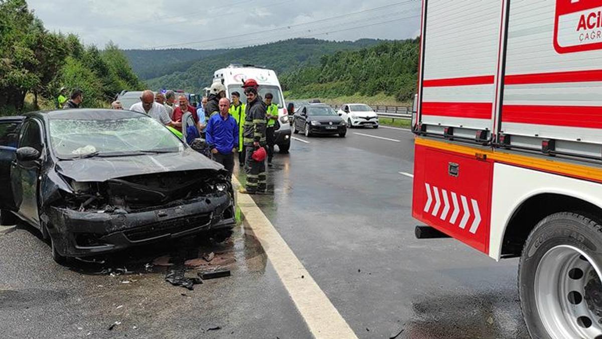 Korkunç kaza! Oto kurtarıcıdan düşen araca, otomobil çarptı: 1 ölü, 4 yaralı