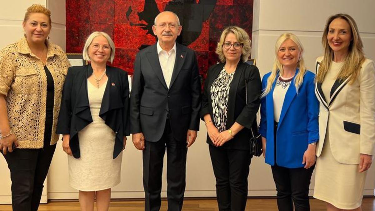 CHP lideri Kılıçdaroğlu, 85 bininci kadın üye ile buluştu