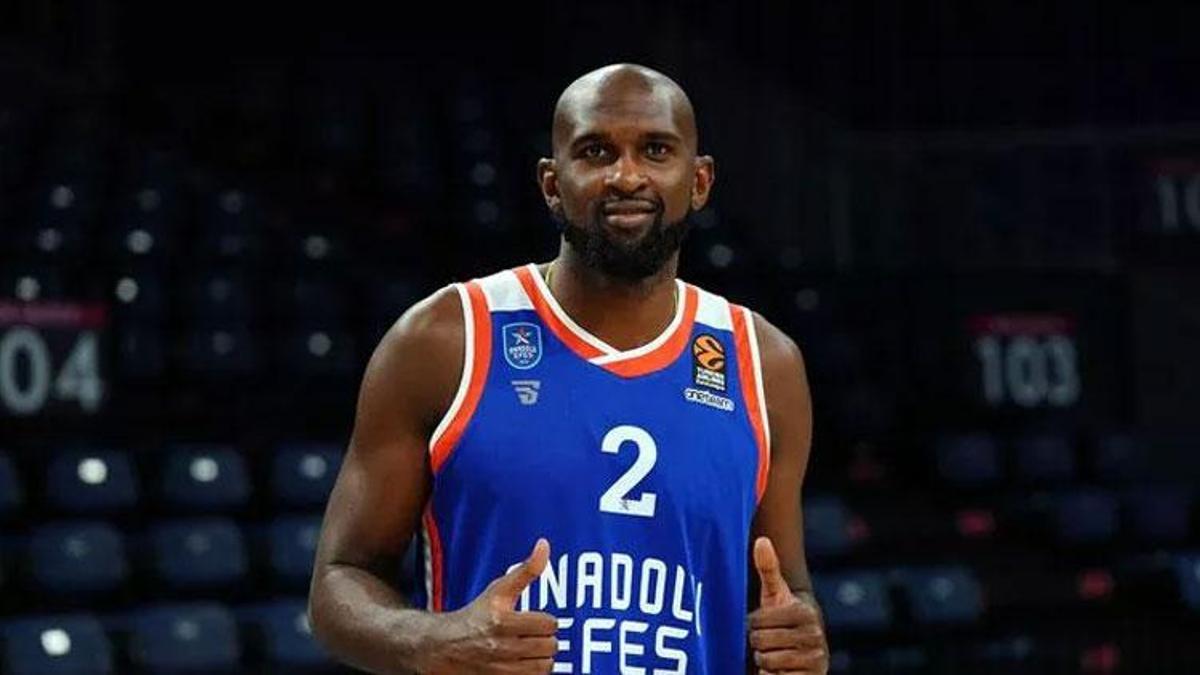 Anadolu Efes'te ayrılık! '3 yıldır formamızı giyen...'