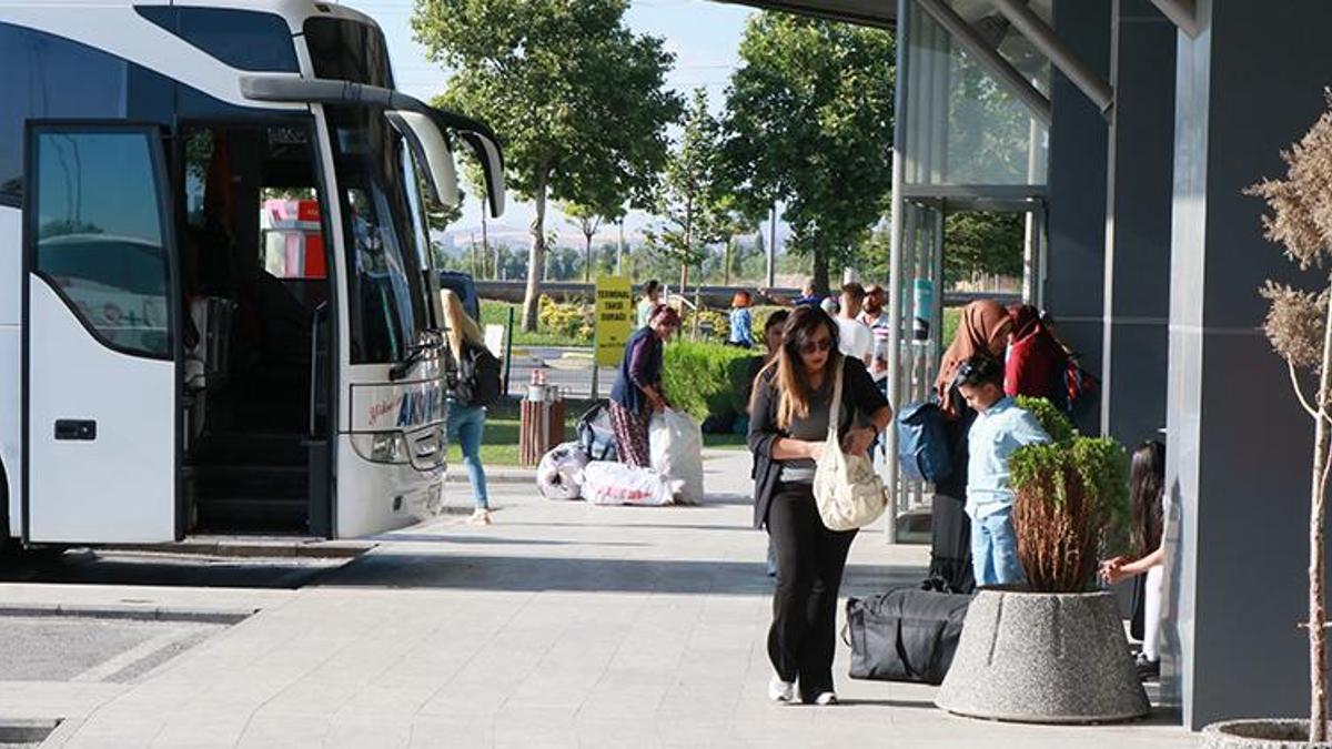 Bayram tatilinin ardından otogarda dönüş yoğunluğu