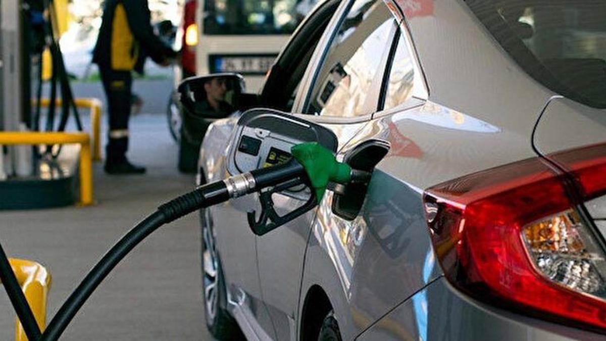 Araç sahipleri dikkat! Benzine indirim, otogaza zam resmen yansıdı