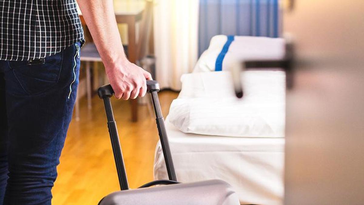 Tatili bedavaya getiriyorlar! Tazminat oyunu ile ceplerine ekstra para ekleyerek gidiyorlar