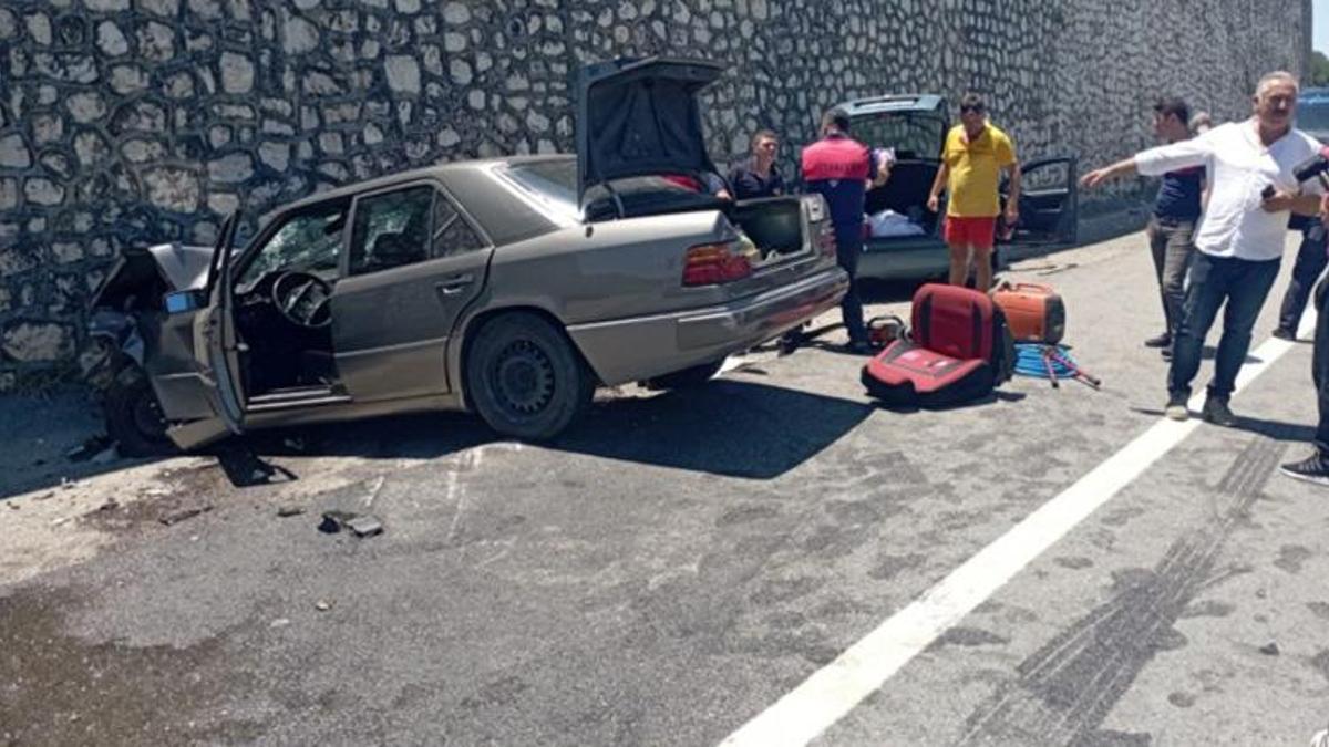 Düzce'de feci kaza! Otomobiller çarpıştı: 1 ölü, 6 yaralı