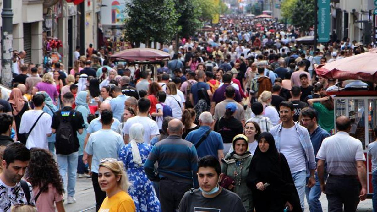 Dalga dalga yayılıyor! Maske ve karantina uyarısı