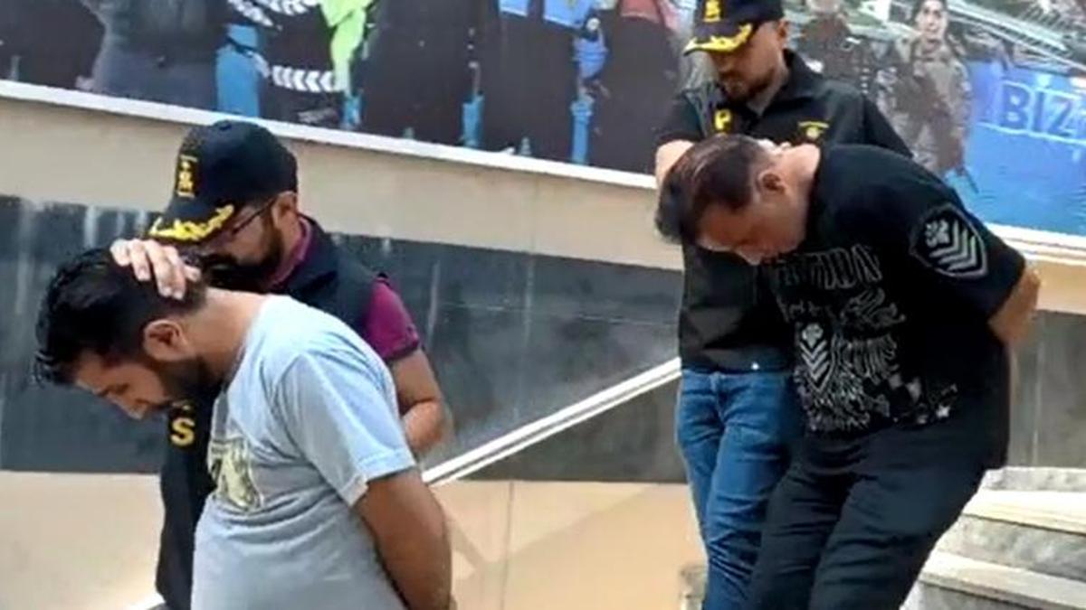 Çevirme yapan sahte polisler yakalandı