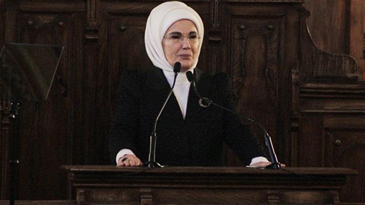 Emine Erdoğan'dan 15 Temmuz paylaşımı: Tarihe kazınan destan