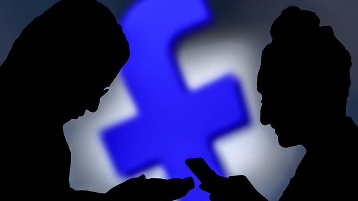 Facebook’tan gerçek isim politikasında değişiklik! Facebook çoklu profil özelliği geliyor!