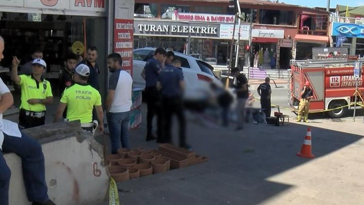 Kaldırımdaki iki kadını ezdi: 1 ölü