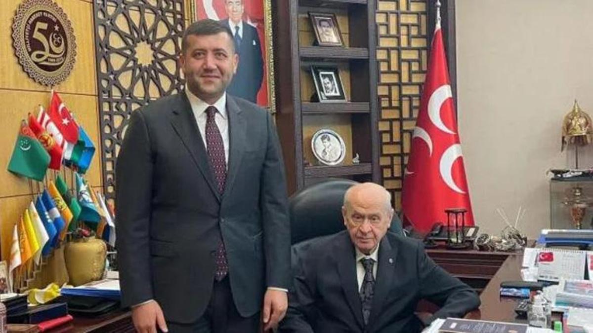 Devlet Bahçeli'nin davetiyle Baki Ersoy yeniden partiye üye oldu