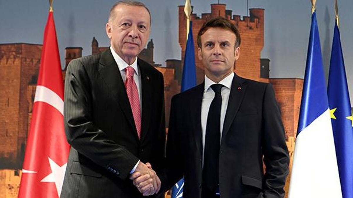 Cumhurbaşkanı Erdoğan, Macron ile telefonda görüştü