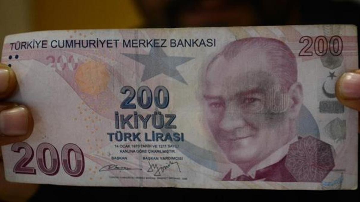 Bankaya para yatırmaya gitti gerçek ortaya çıktı! 200 TL’lik banknotta...