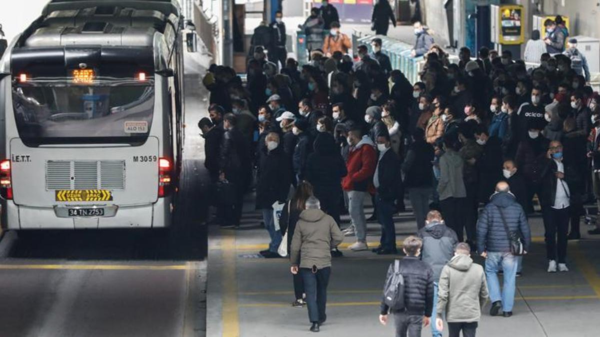 Metrobüs kullananlar dikkat! O durak geçici olarak kapatıldı