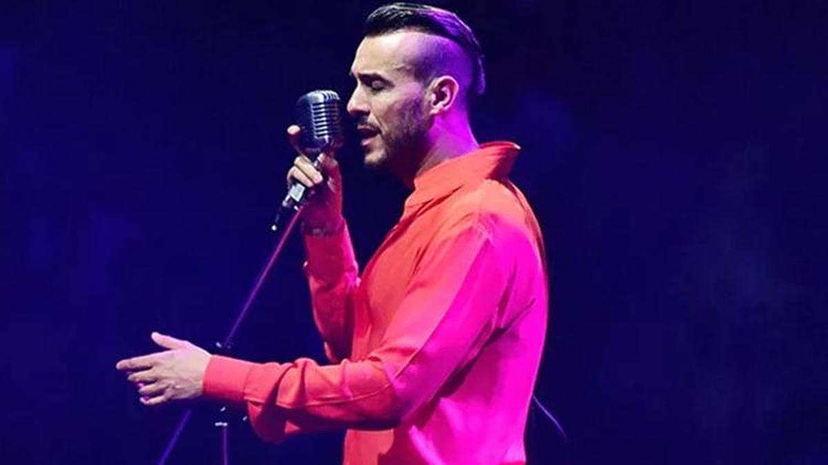 Cem Adrian hayranlarına unutulmaz bir akşam yaşattı!