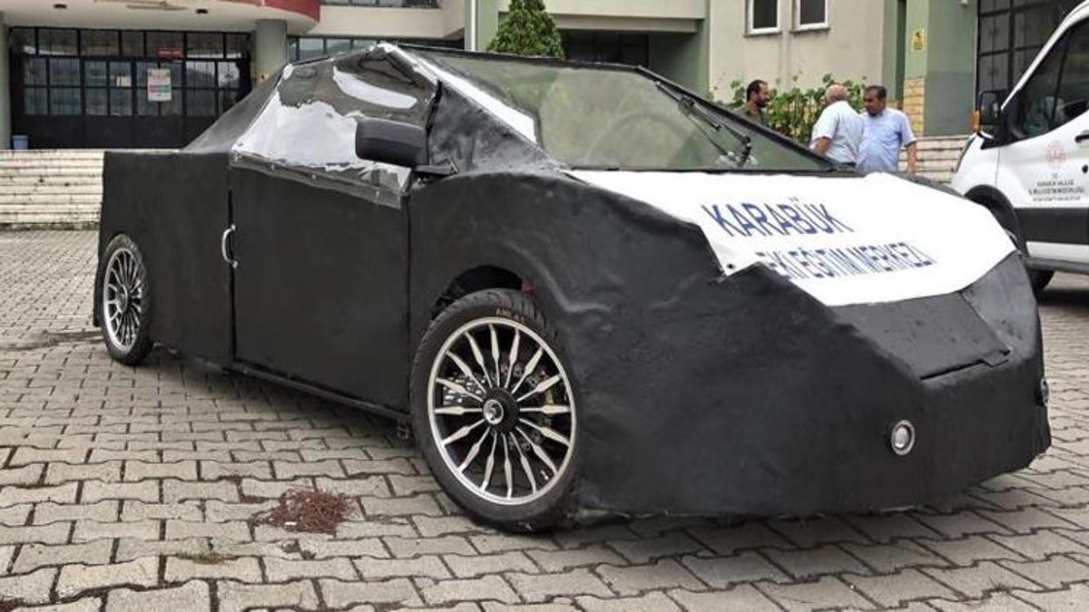 TEKNOFEST için ikinci elektrikli arabayı tasarladı