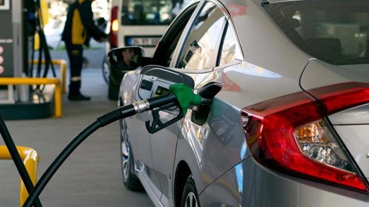 Akaryakıt fiyatlarında son dakika gelişmesi! Benzine dev indirim...