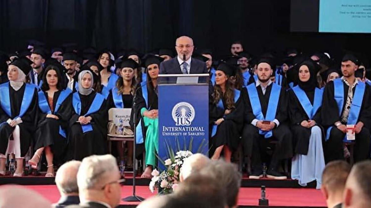 'Boşnak gençler FETÖ tuzağından kurtarılıyor'