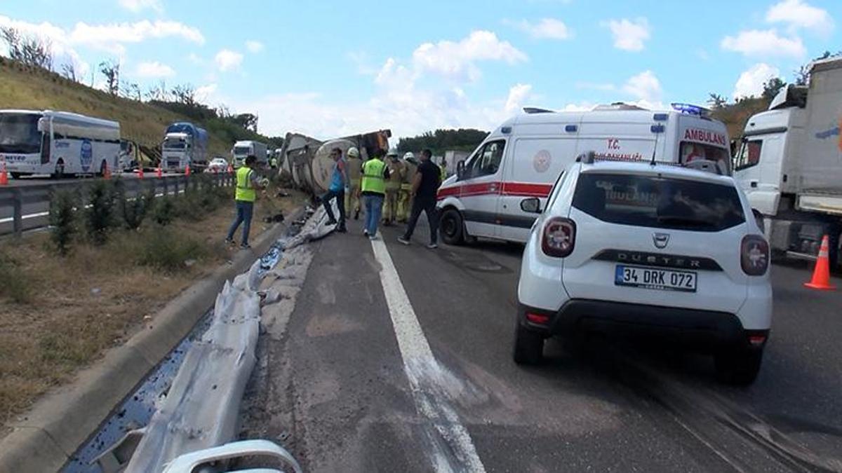 Sarıyer'de kimyasal madde yüklü TIR devrildi! Şoförün bacağı koptu