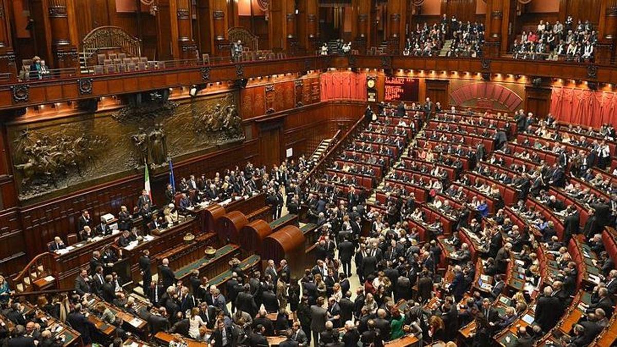 İtalya'da hükümet krizi! Cumhurbaşkanı Mattarella parlamentoyu lağvetti