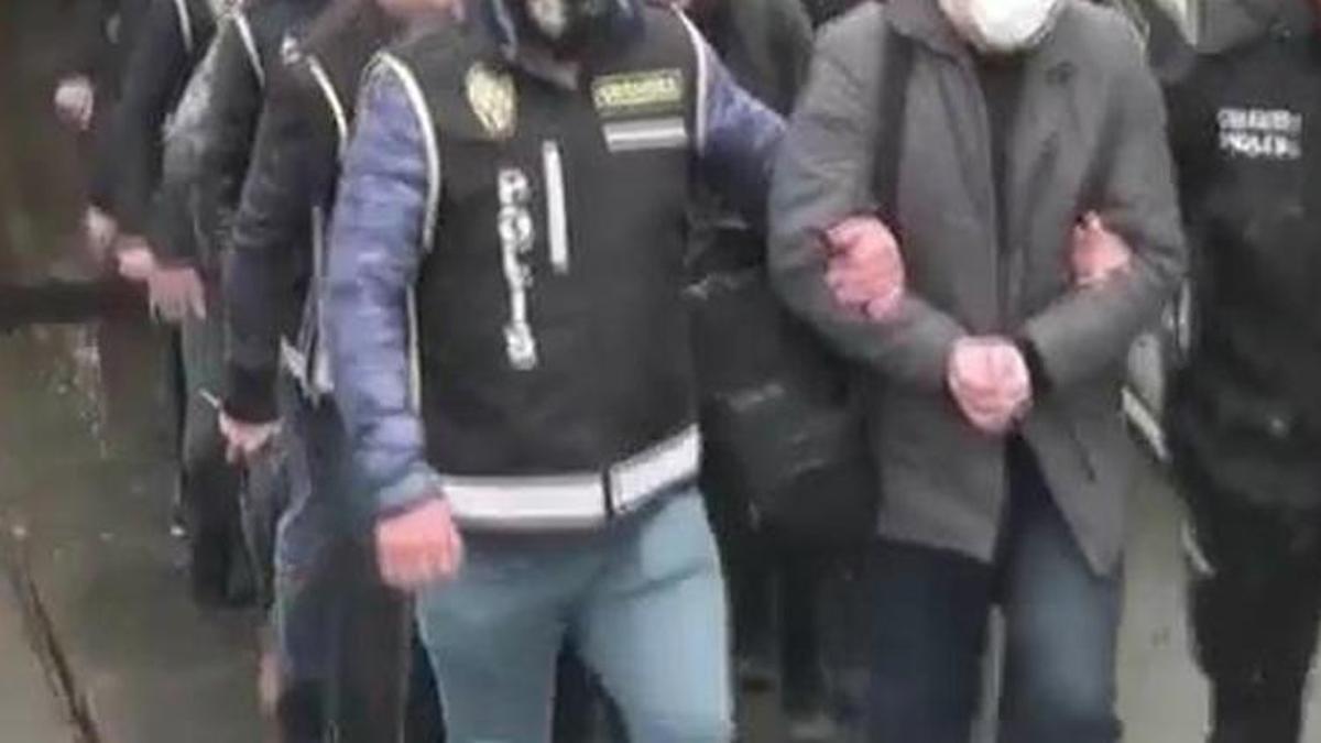 İstanbul merkezli 8 ilde FETÖ operasyonu: Bylock kullanıcısı 42 şüpheli yakalandı