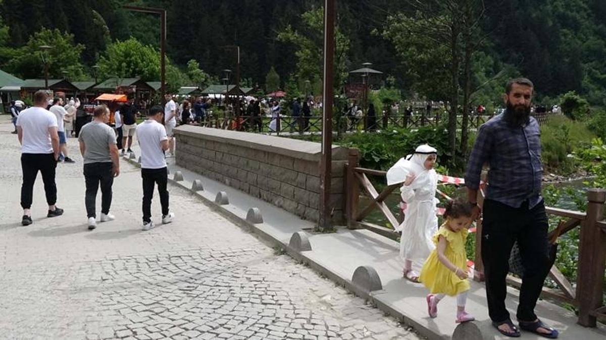 Türkiye'nin cennet bölgesinde yabancı turist akın etti! Yerli turist neredeyse yok! Günlüğü 300 dolar