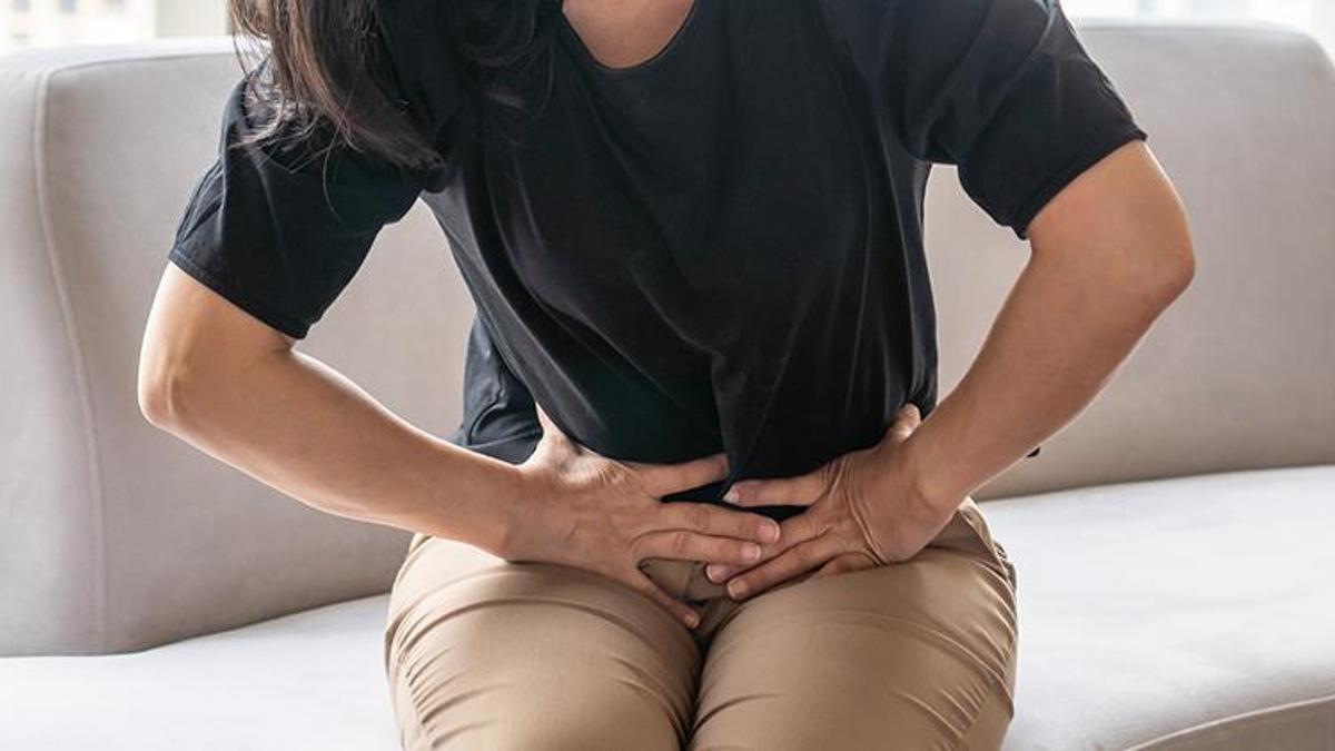 Kasık ve karın duvarı fıtıklarının belirtileri nelerdir?