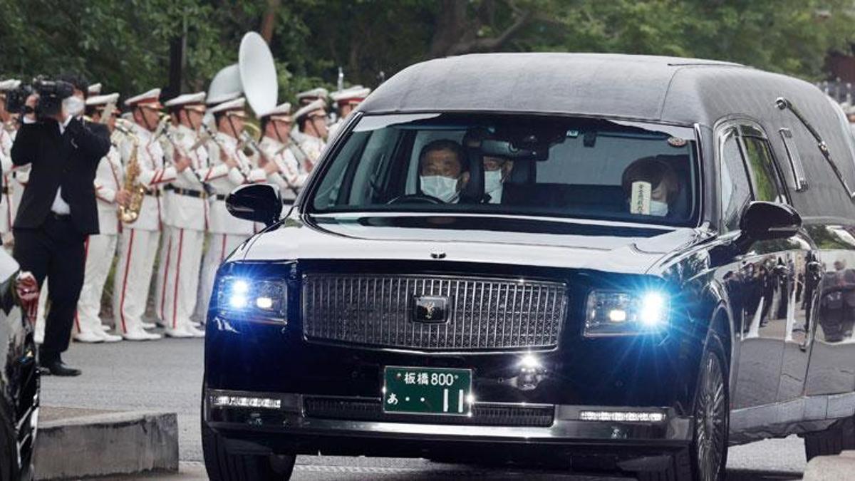 Shinzo Abe'nin cenaze töreni Japonya'yı ikiye böldü!