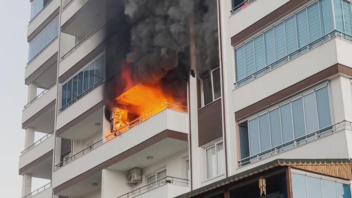 Yangın çıkan daire, kullanılamaz hale geldi
